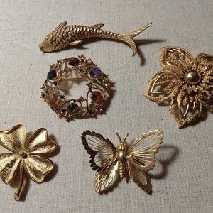 Vintage Monet Brooch Collection of 5 Goldtone -all signed